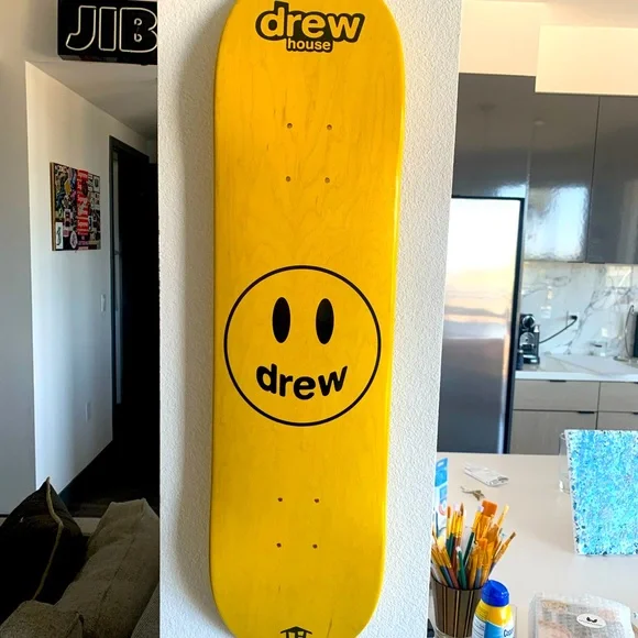 スケートボード drew house Yellow Mascot Deck drew house yellow mascot deck スケートボード